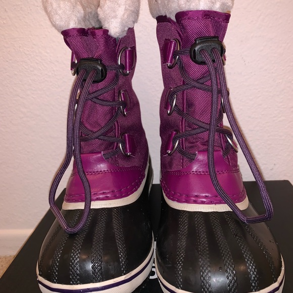 Kids-SOREL Snow boots in GREAT condition. WITH BOX - Picture 9 of 11